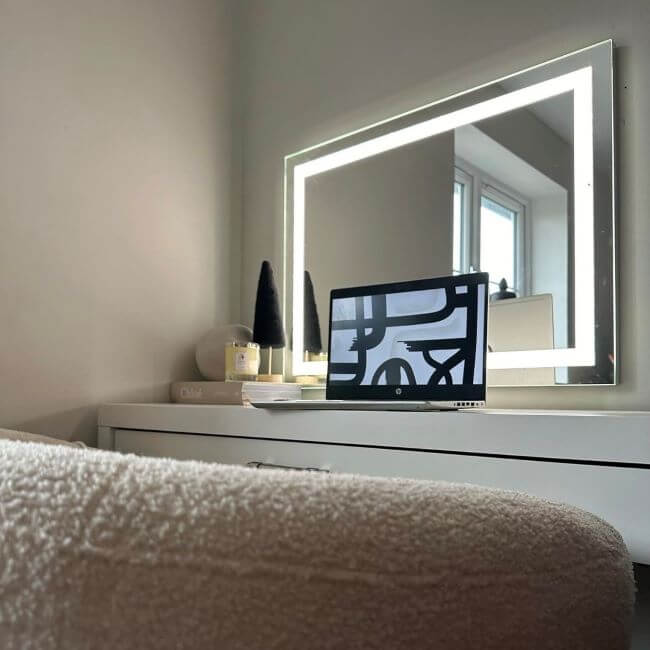 Wall-Mounted LED Vanity Mirror 80x60cm with Adjustable Lighting