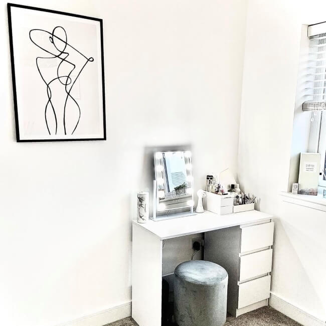 LED Vanity Mirror with Customizable Lighting - 30x40cm
