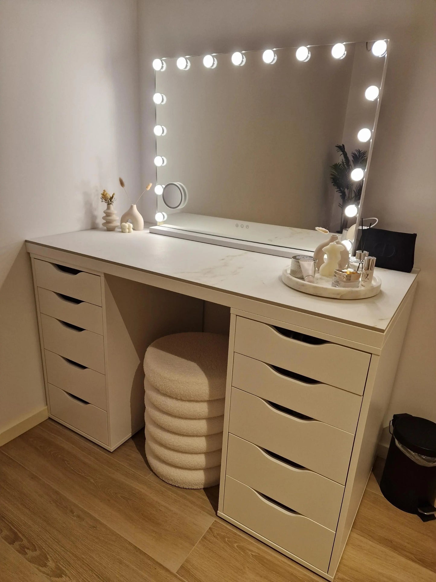 Hollywood Mirror with Bluetooth Speakers - 80x60cm - White