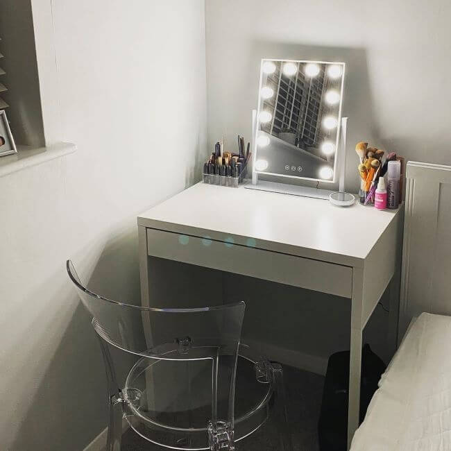 LED Vanity Mirror with Customizable Lighting - 30x40cm